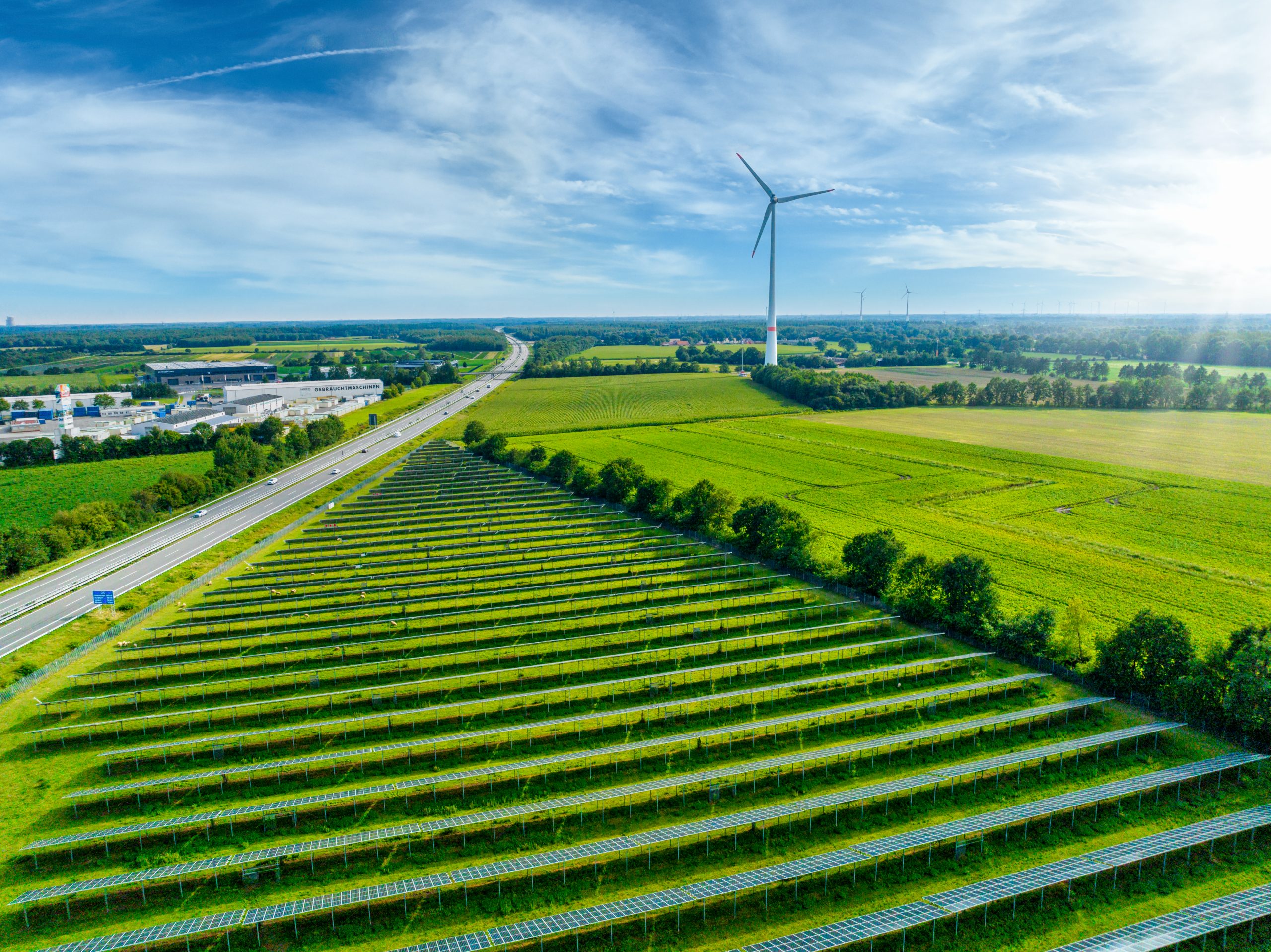 Solarpark am iPark A31 in Niederlangen, Windpark Sustrum am Hori